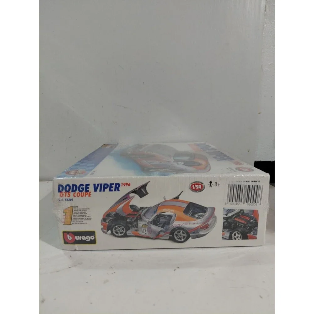 NIP Bburago 5631 1:24 DieCast Monster.com 1996 Dodge Viper GTS Race Car Kit